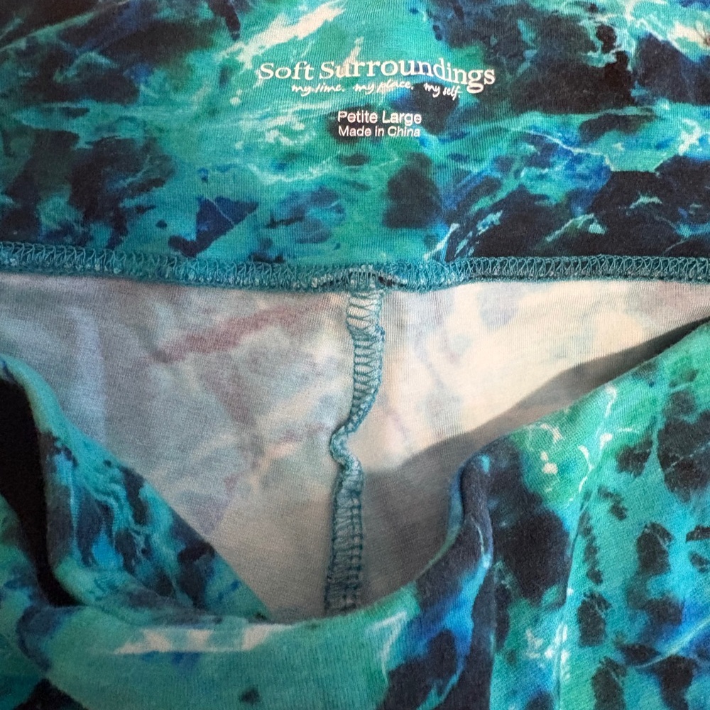 Soft surroundings petite largeTeal & Blue Active Leggings beautiful ocean print - Picture 4 of 4